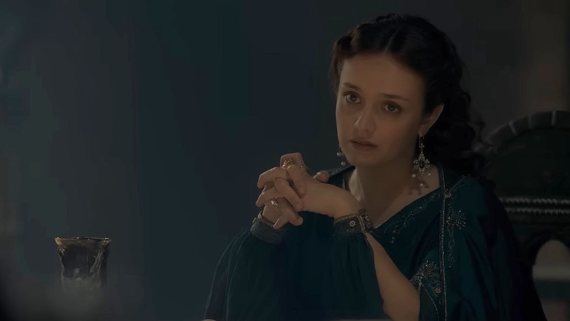 House Of Dragon Olivia Cooke As Alicent Hightower Wallpapers
