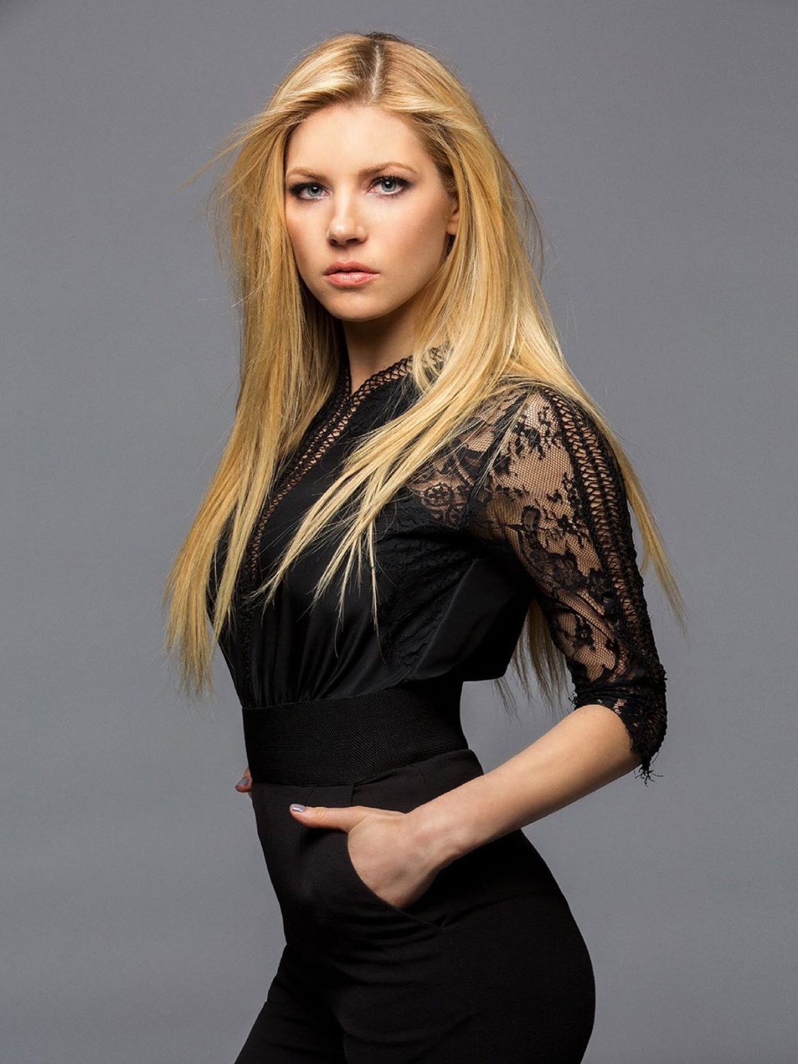 Katheryn Winnick Big Sky Season 2 Wallpapers