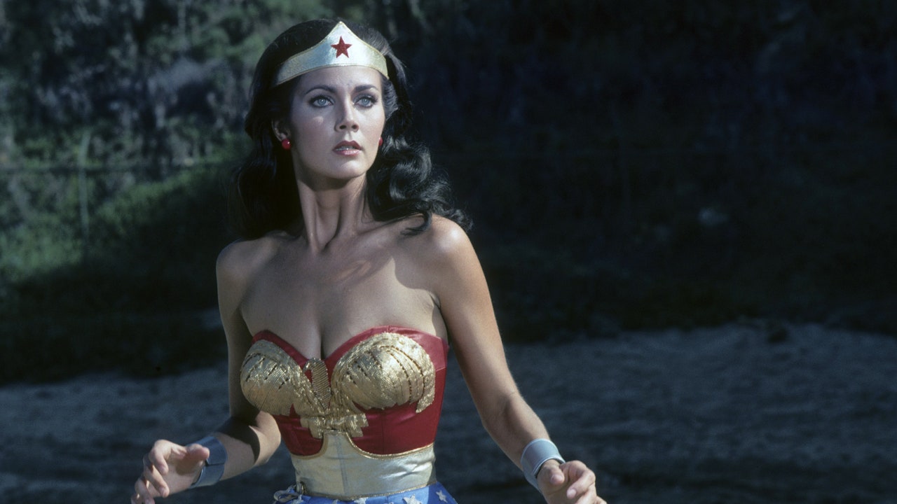 Lynda Carter As Wonder Woman Wallpapers