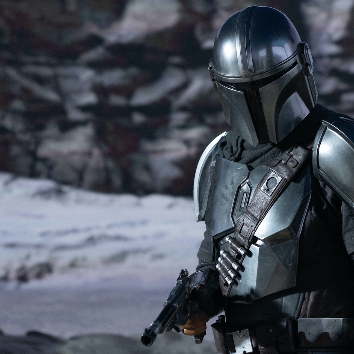 Mandalorian Silver Suit In Season 2 Wallpapers