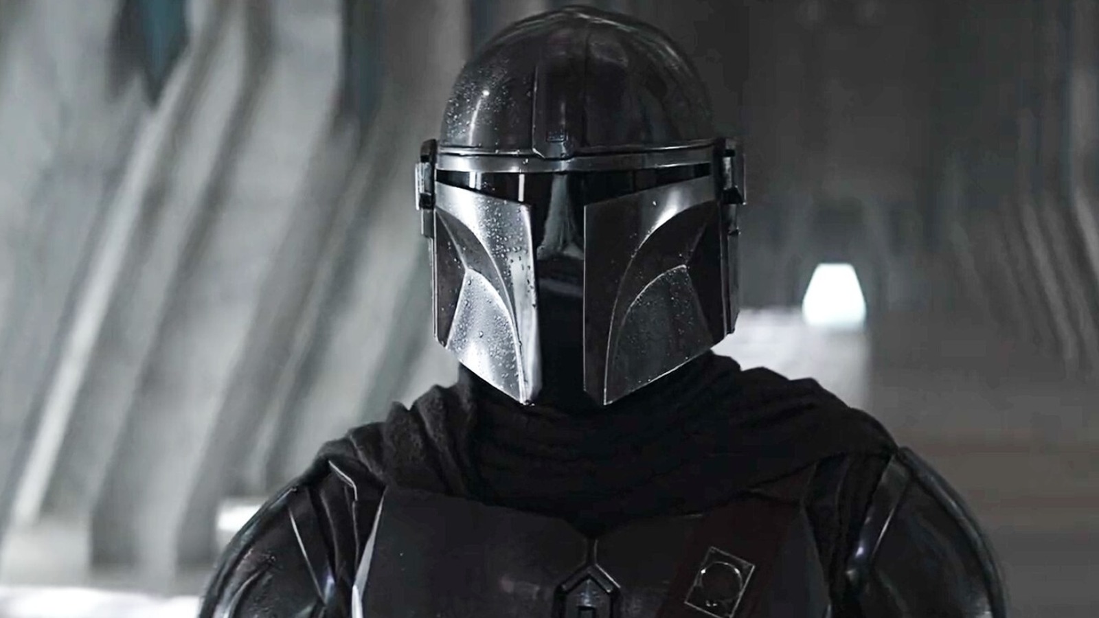 Mandalorian Silver Suit In Season 2 Wallpapers