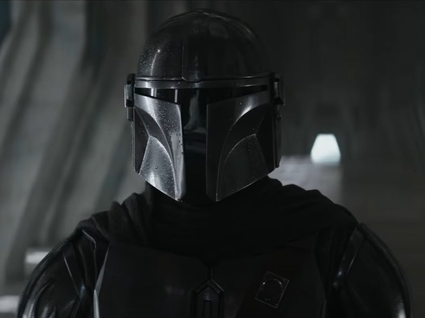 Mandalorian Silver Suit In Season 2 Wallpapers