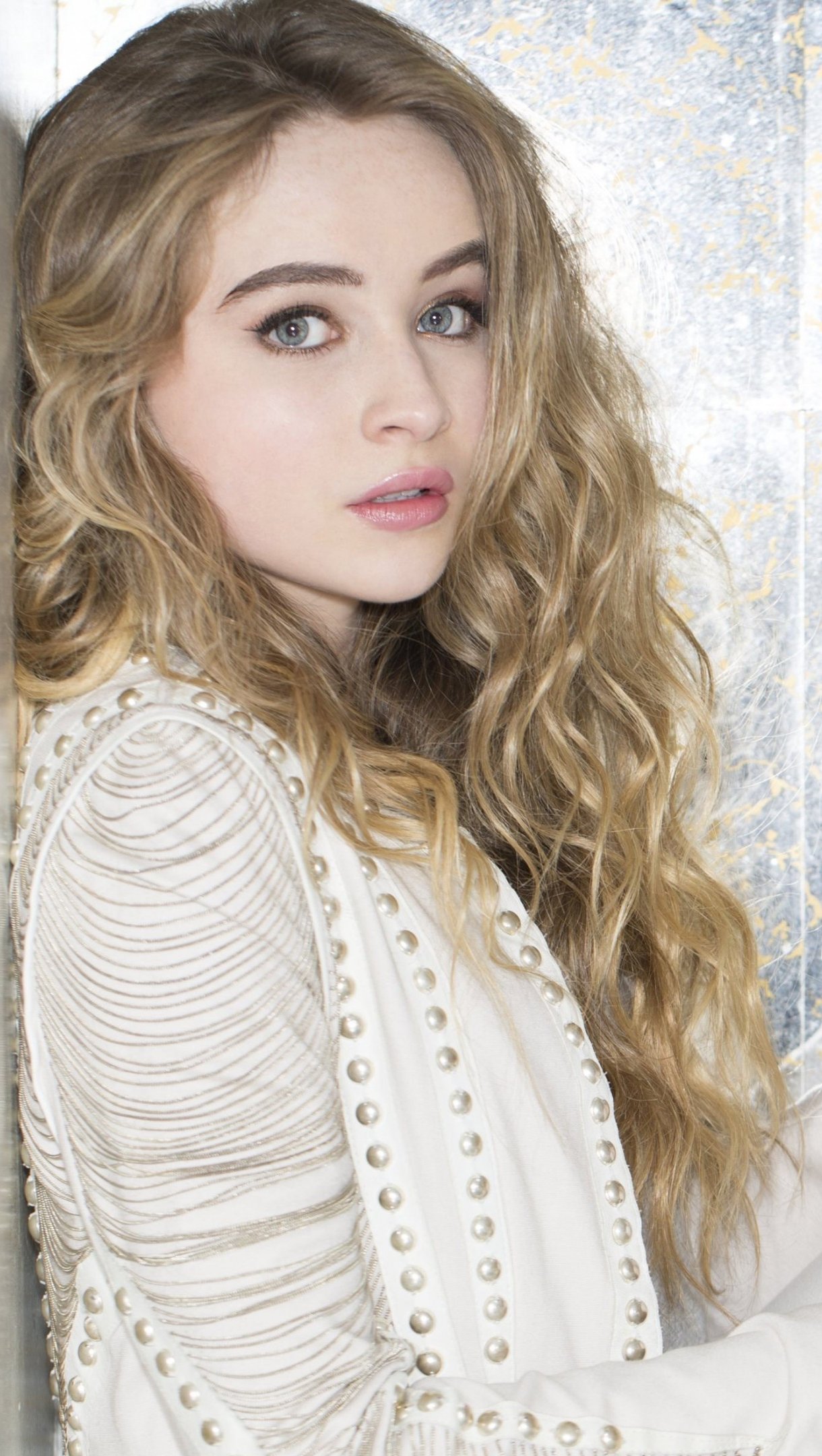 Sabrina Carpenter Work It Wallpapers