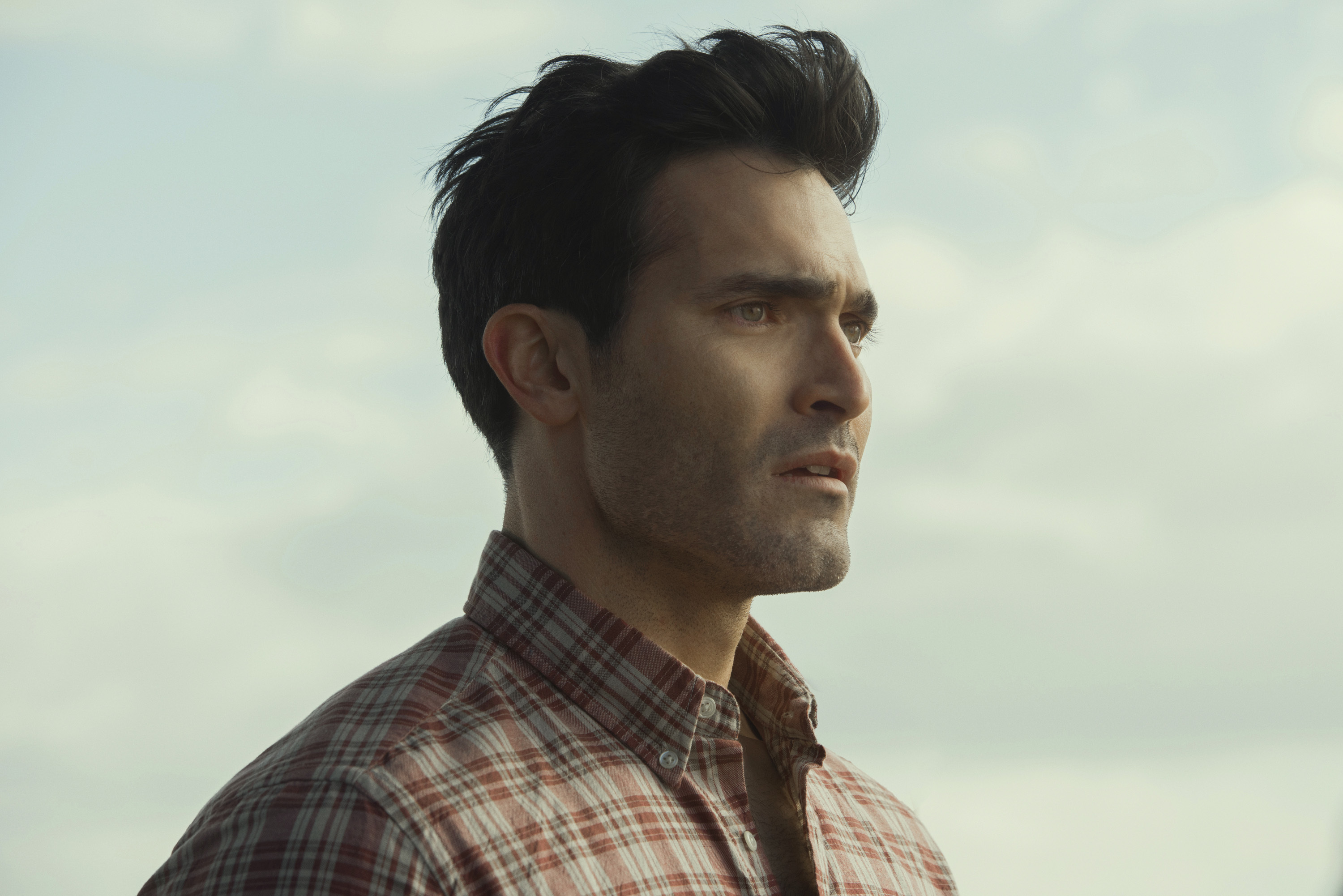 Tyler Hoechlin As Clark Kent Superman Wallpapers