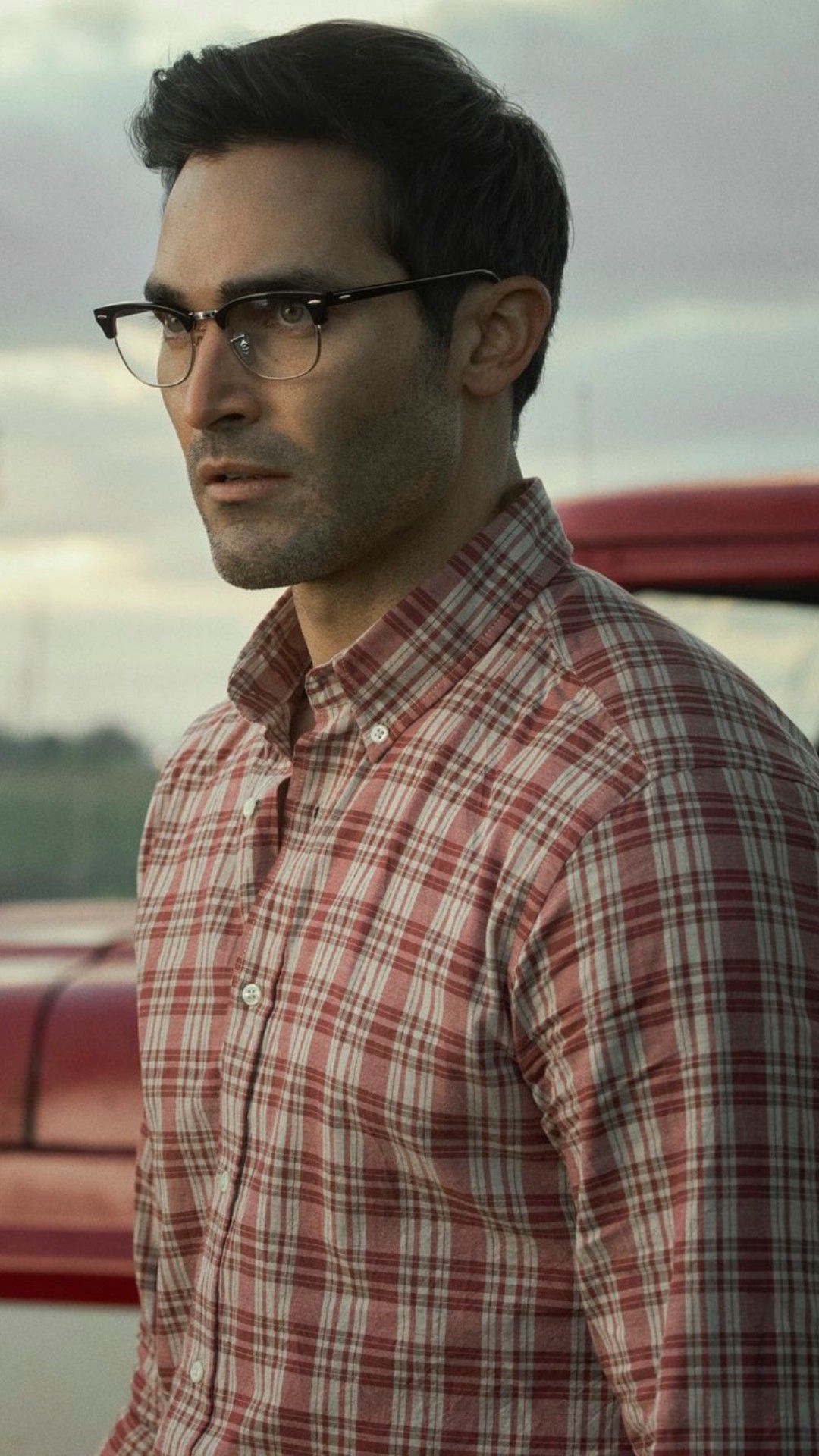 Tyler Hoechlin As Clark Kent Superman Wallpapers