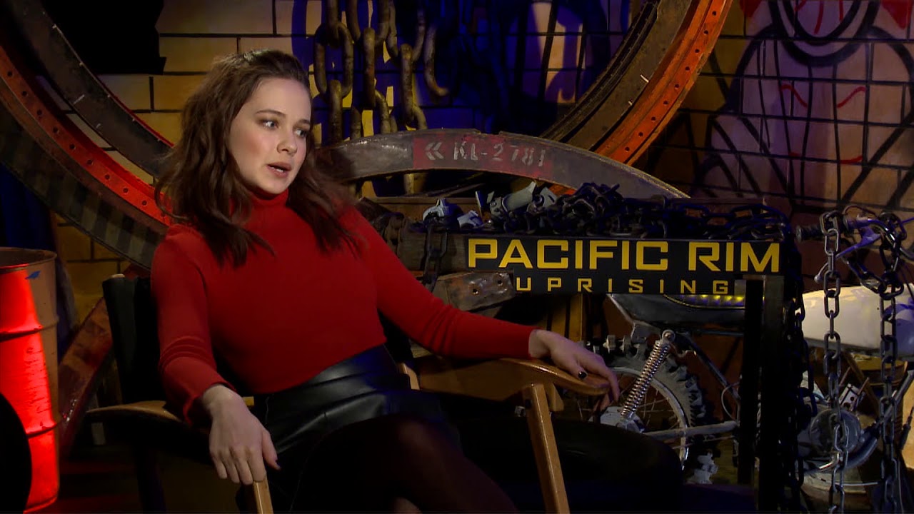 Cailee Spaeny In Pacific Rim Uprising Wallpapers