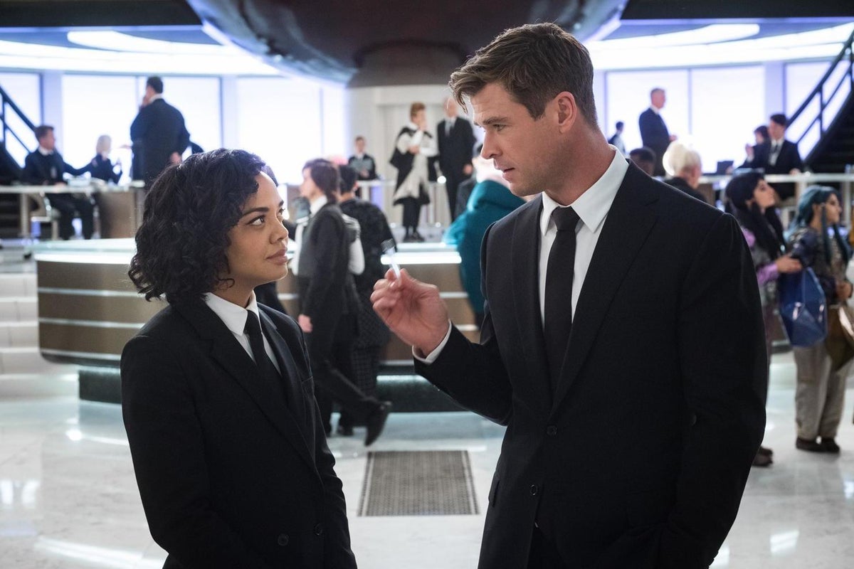 Chris Hemsworth And Tessa Thompson Men In Black 4 Wallpapers