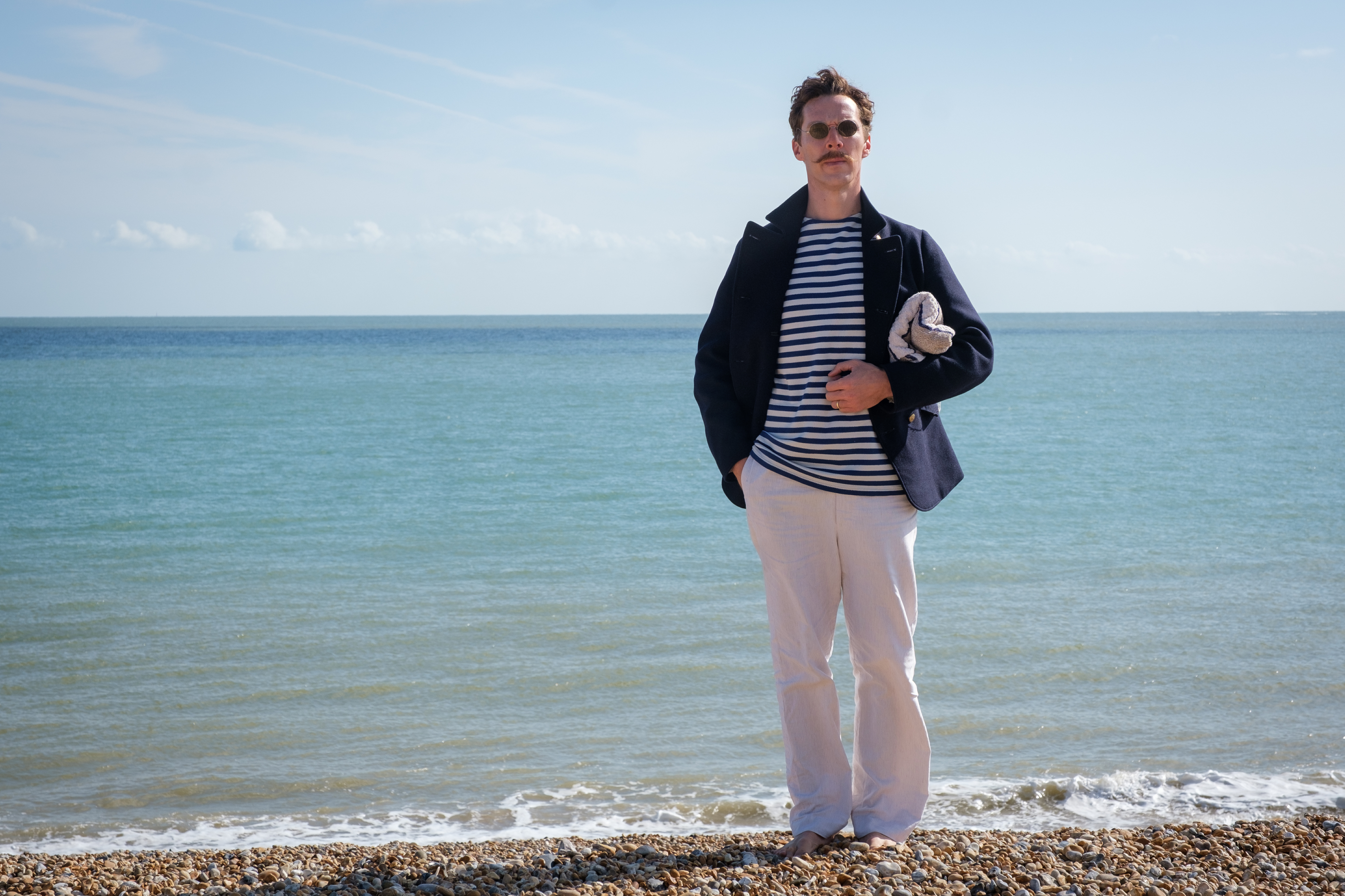 Claire Foy In The Electrical Life Of Louis Wain Wallpapers