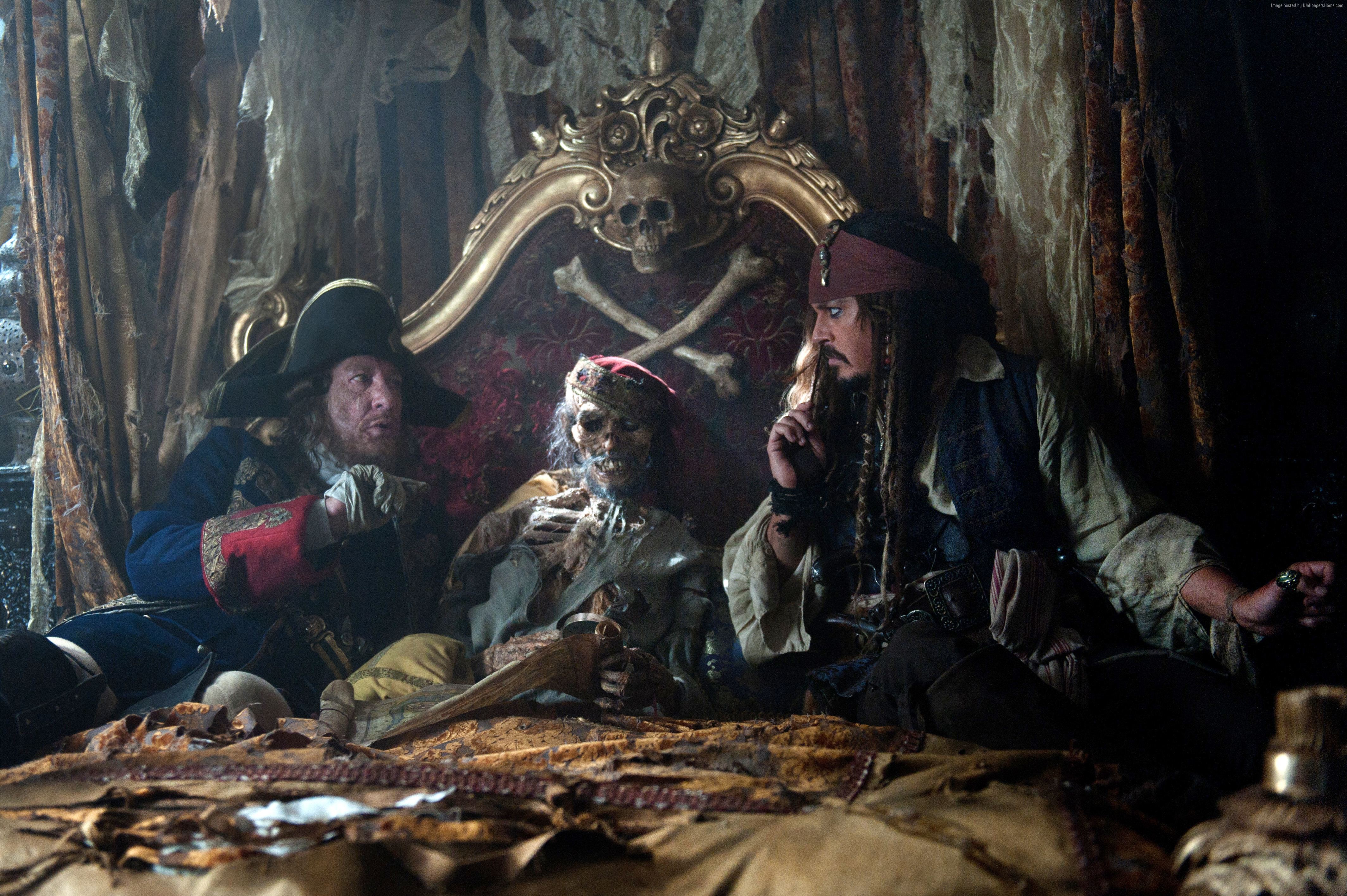 Geoffrey Rush In Pirates Of The Caribbean Dead Men Tell No Tales Movie Wallpapers