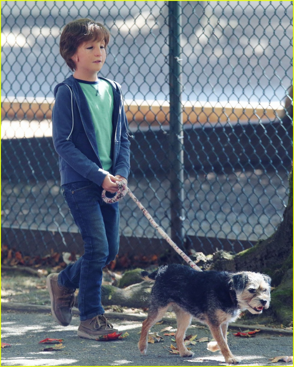 Jacob Tremblay And Dog Wonder 2017 Wallpapers