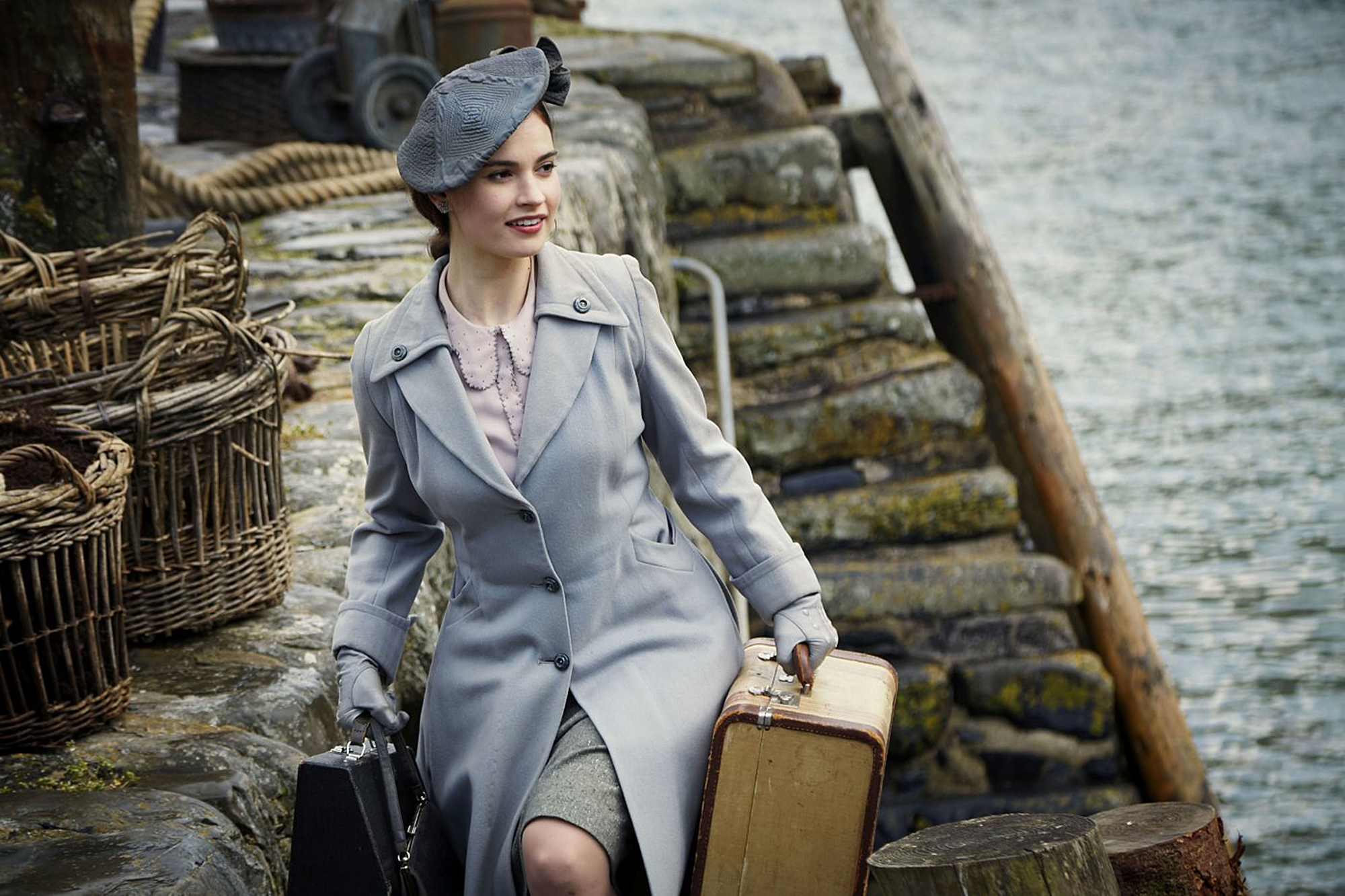 Lily James In The Guernsey Literary And Potato Peel Pie Society Wallpapers