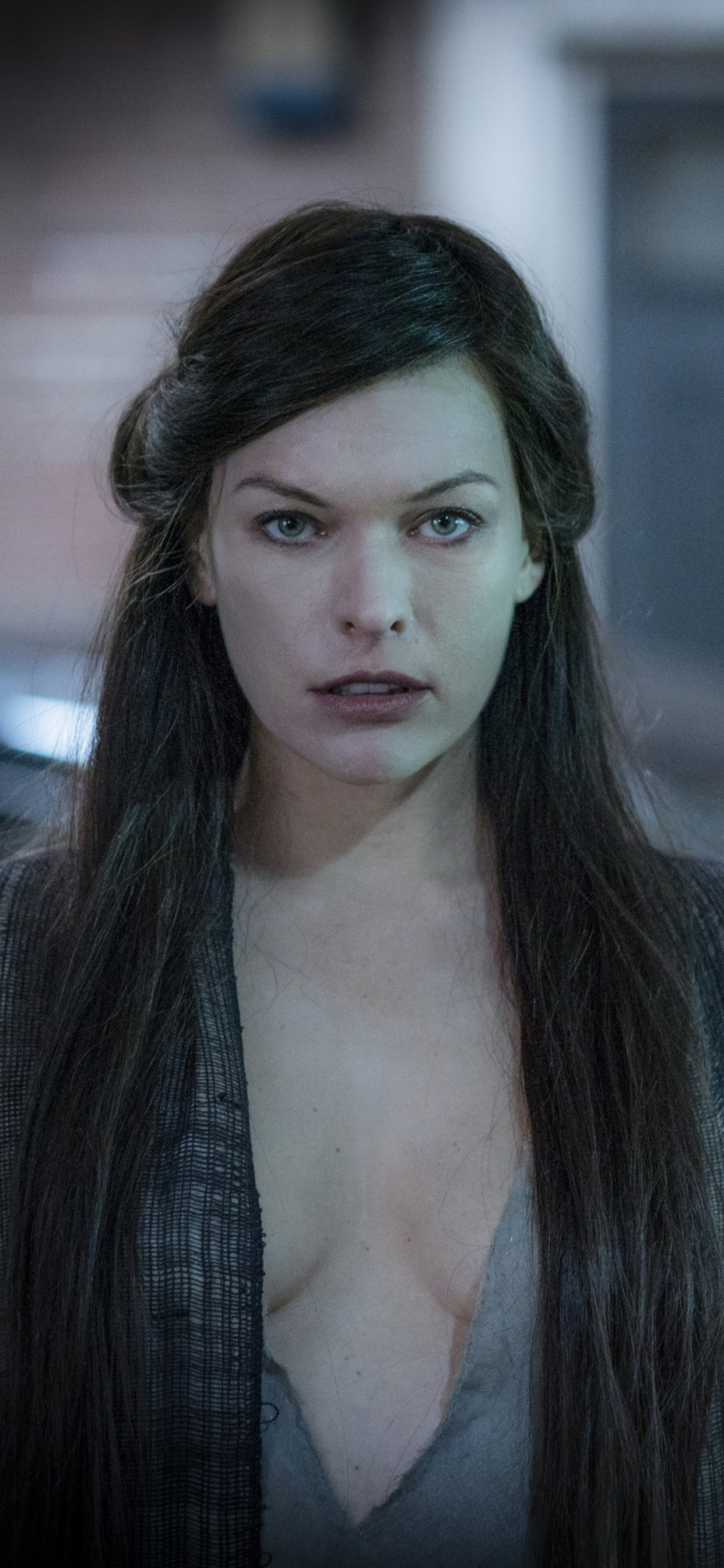 Milla Jovovich As Blood Queen In Hellboy Wallpapers