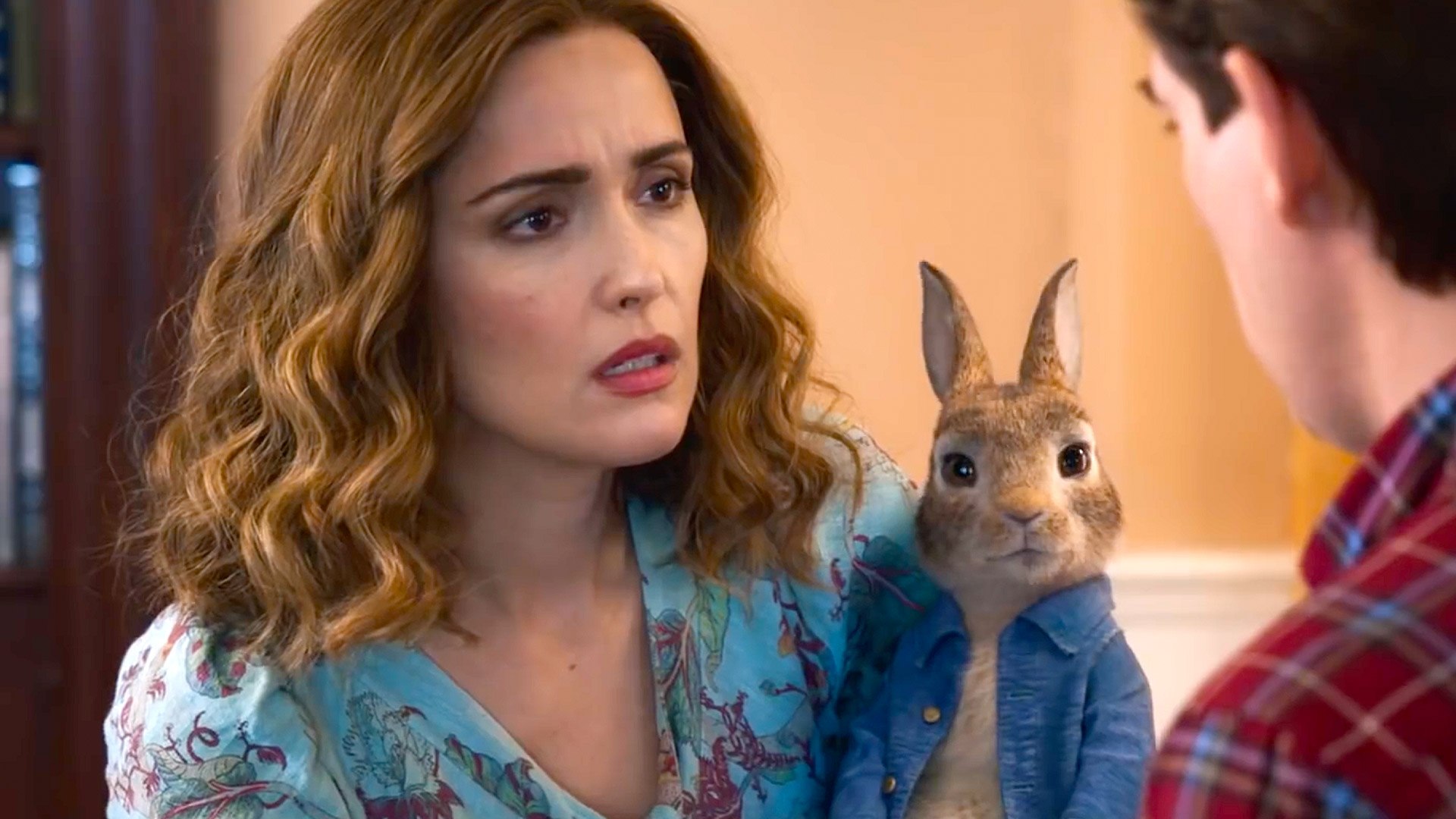 Rose Byrne In Peter Rabbit Movie Wallpapers