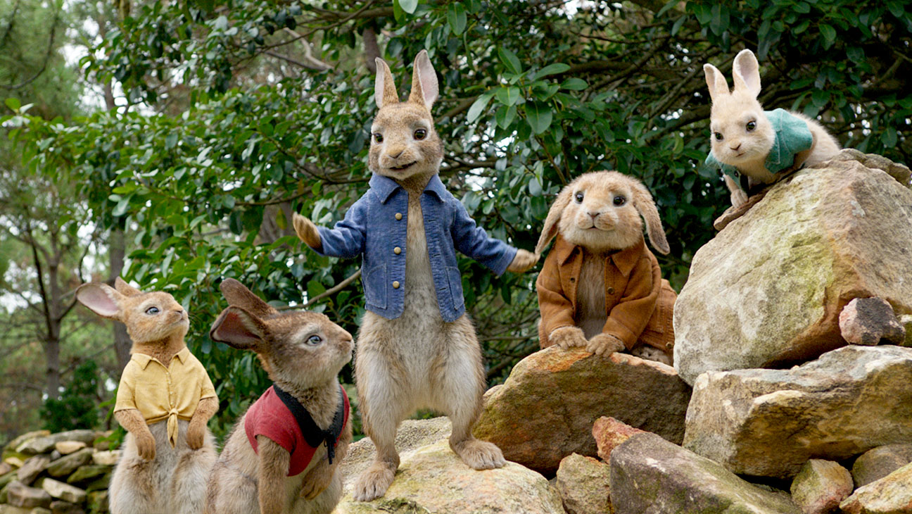 Rose Byrne In Peter Rabbit Movie Wallpapers