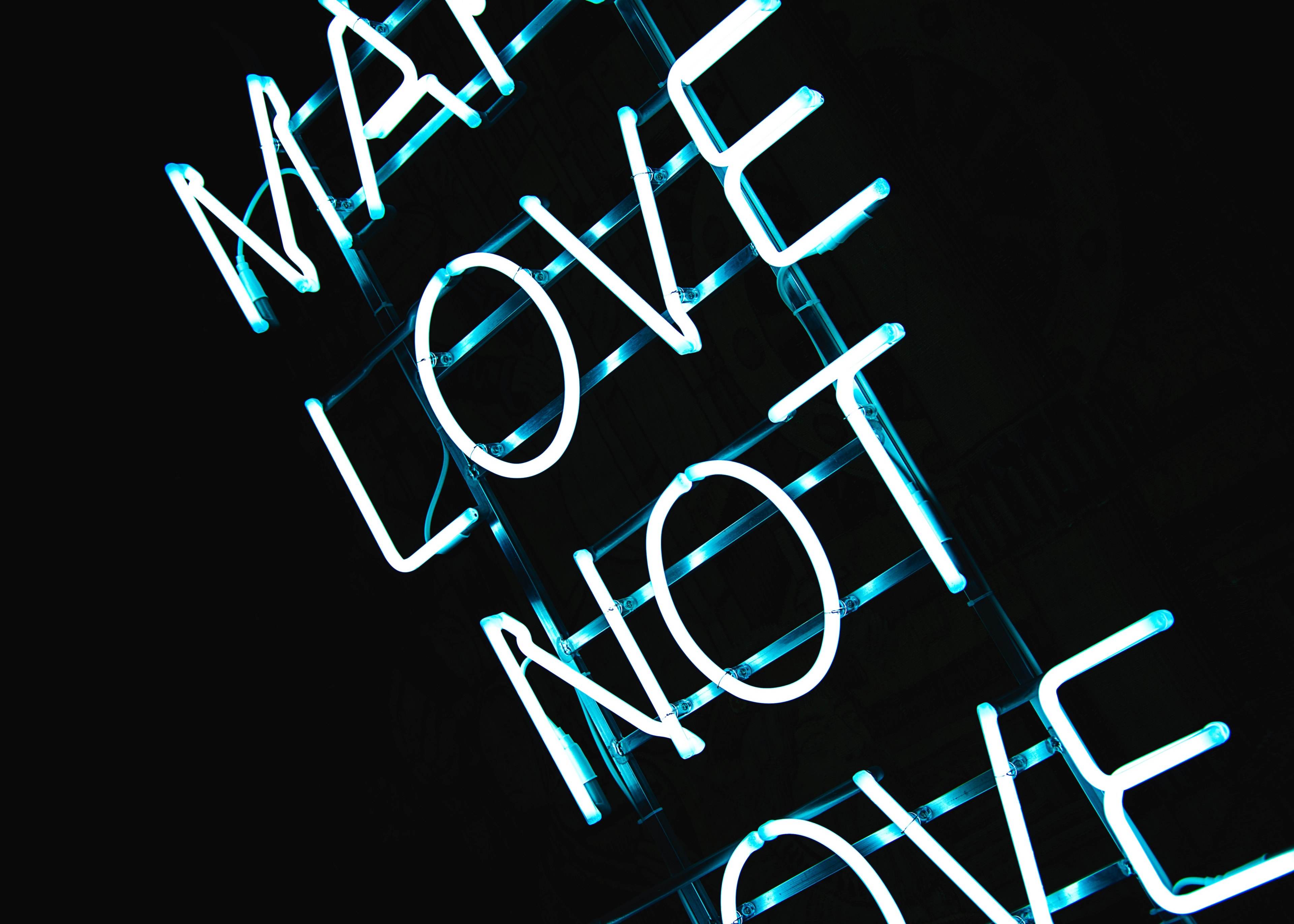 4K Neon Light Sign Wallpapers