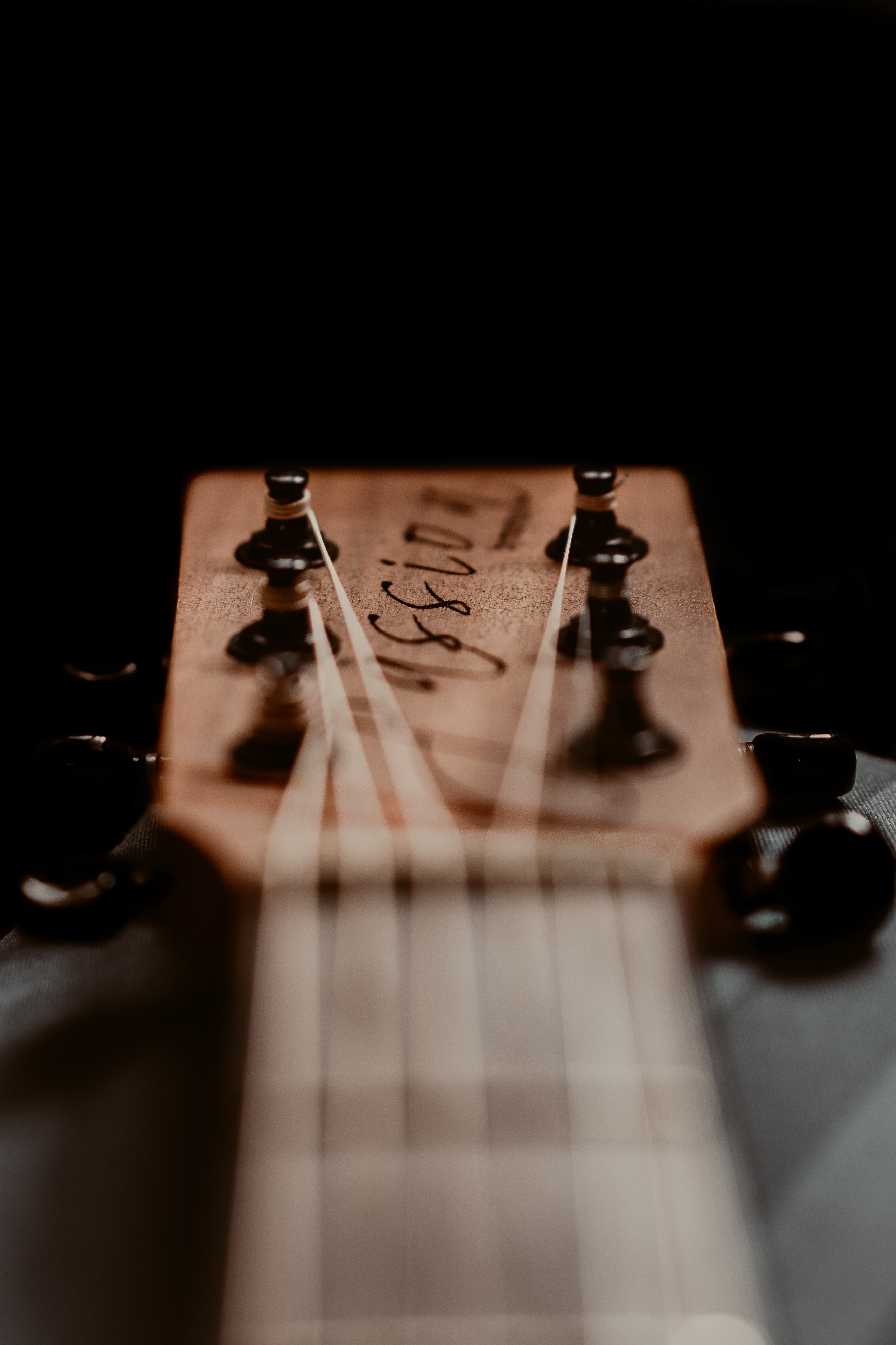 Acoustic Guitar Iphone Wallpapers