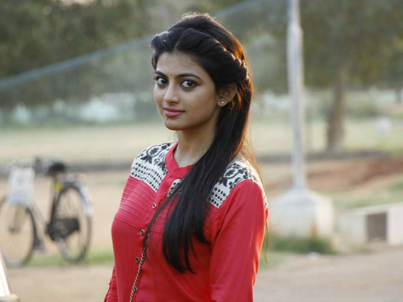 Anandhi Hot Photos Wallpapers