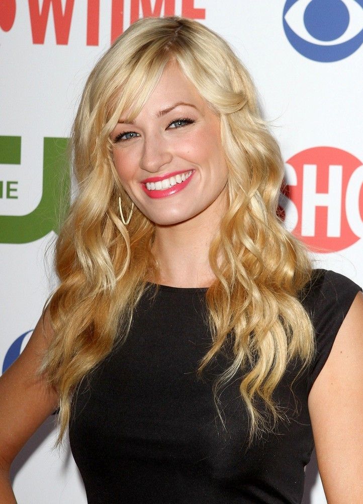 Beth Behrs Wallpapers