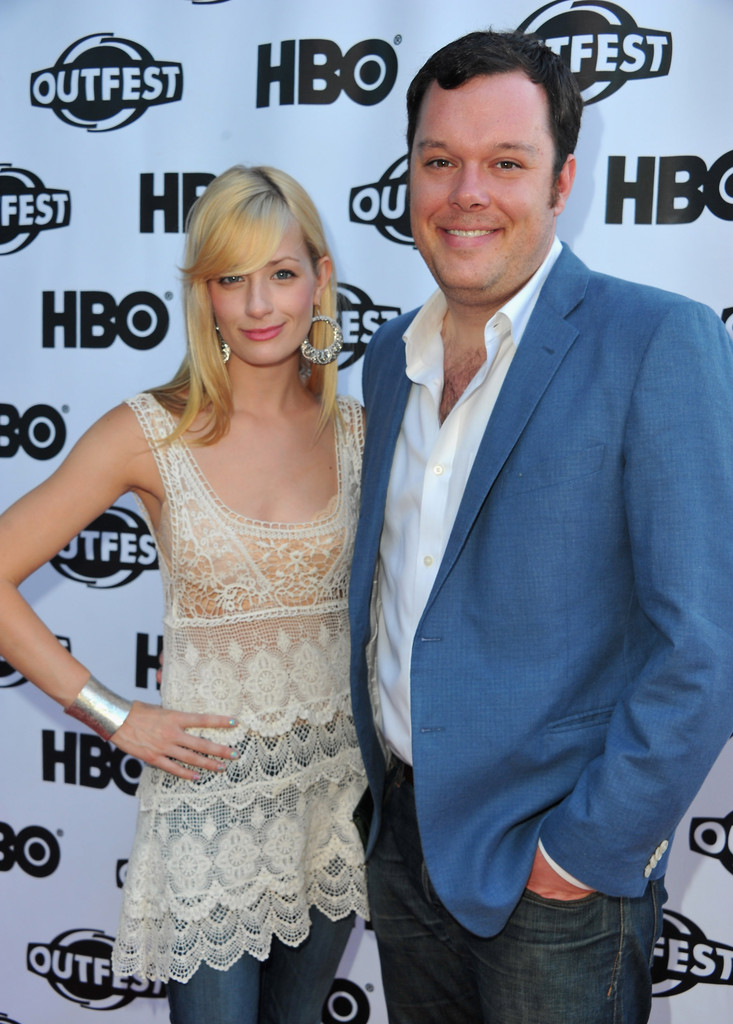 Beth Behrs Wallpapers