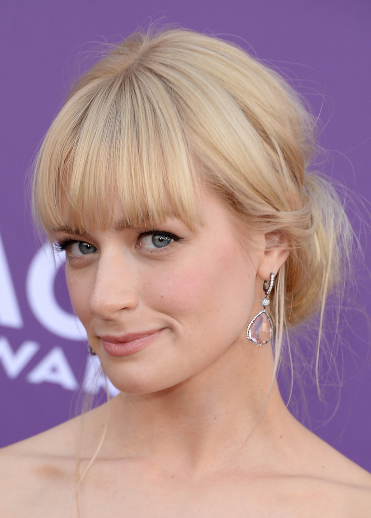 Beth Behrs Wallpapers