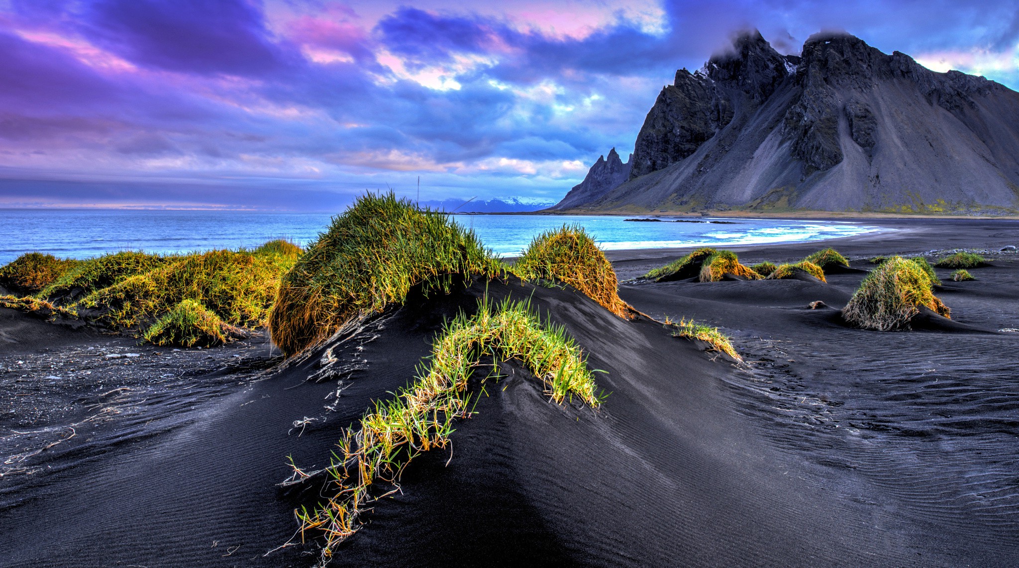 Black Sand Wallpapers