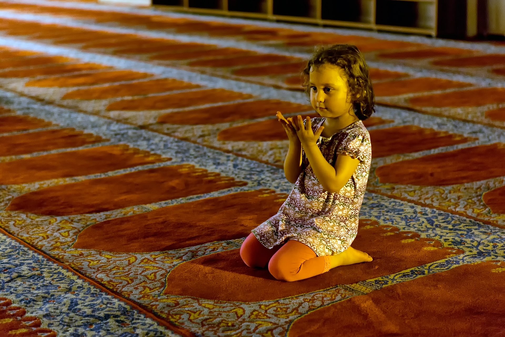Child Praying Images Wallpapers