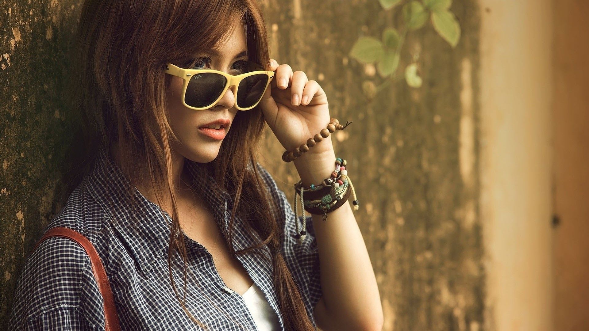 Chinese Girls With Glasses Wallpapers