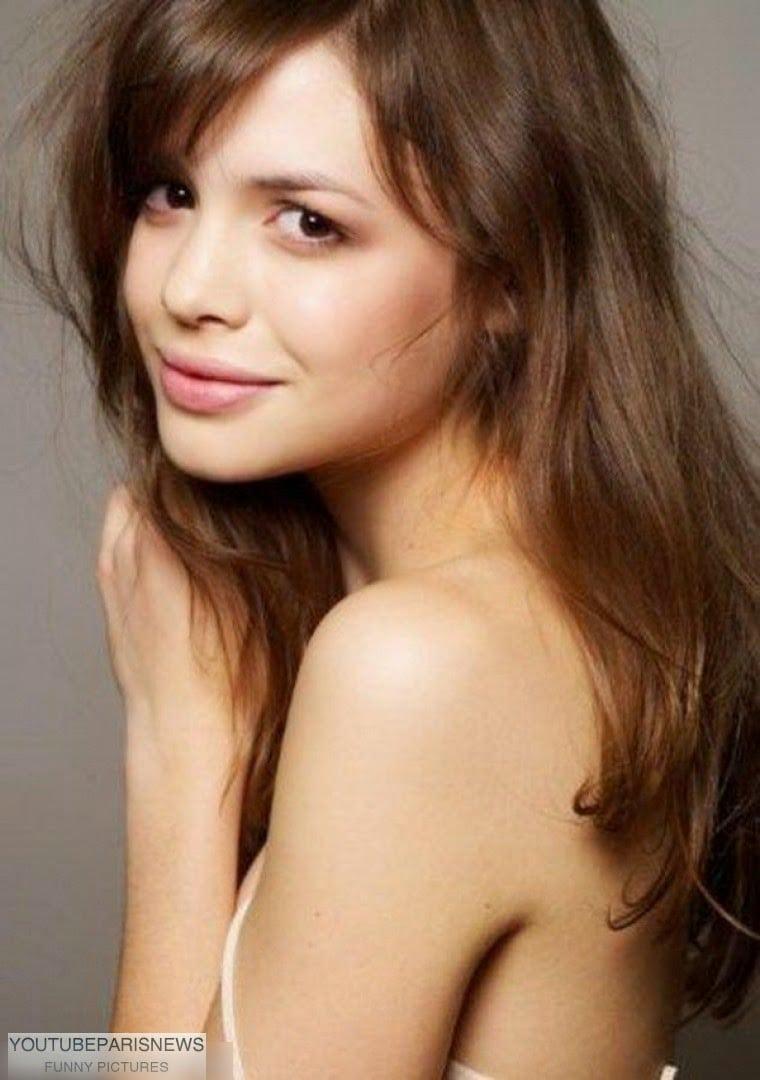 Conor Leslie Bikini Wallpapers