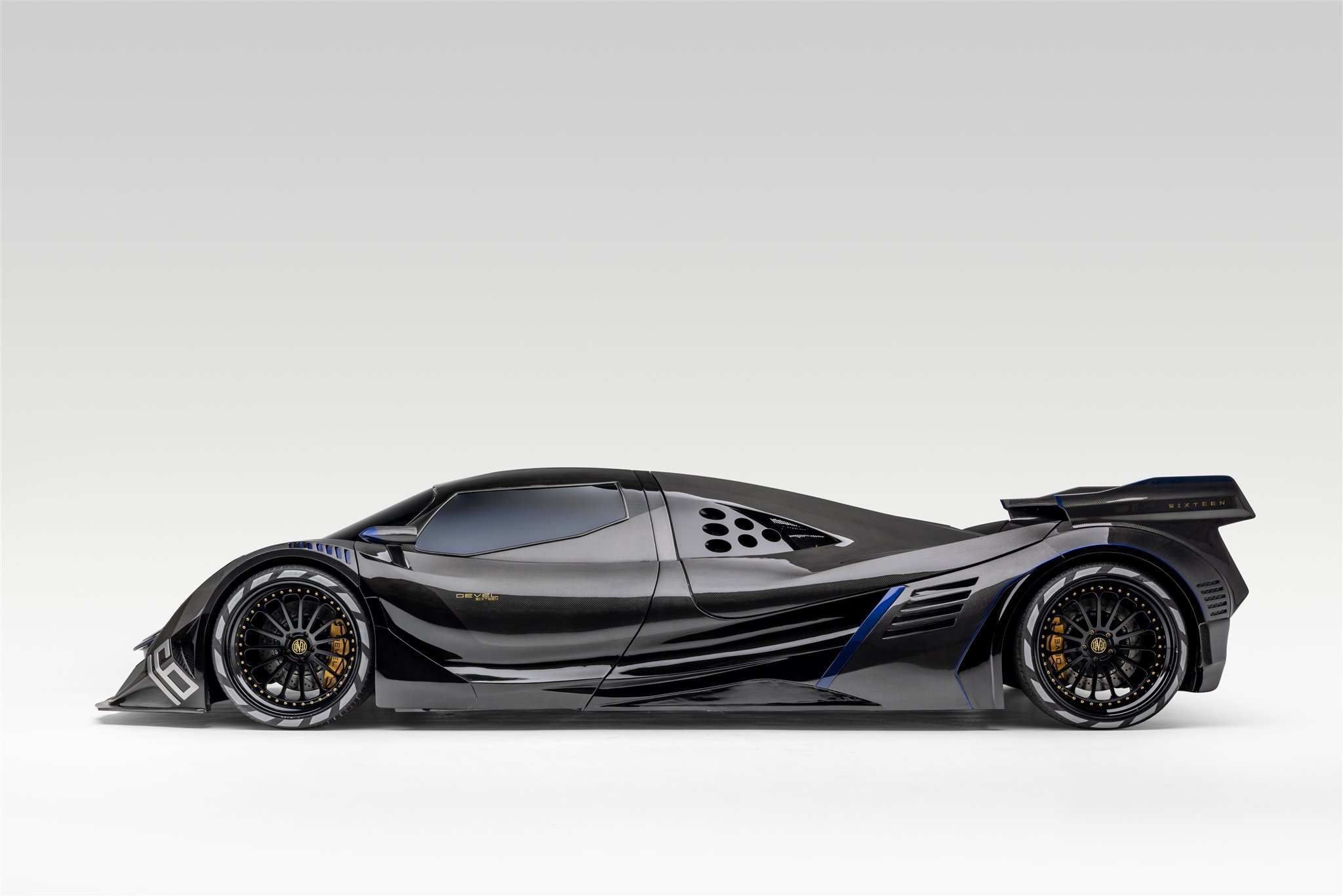 Devel Sixteen Wallpapers