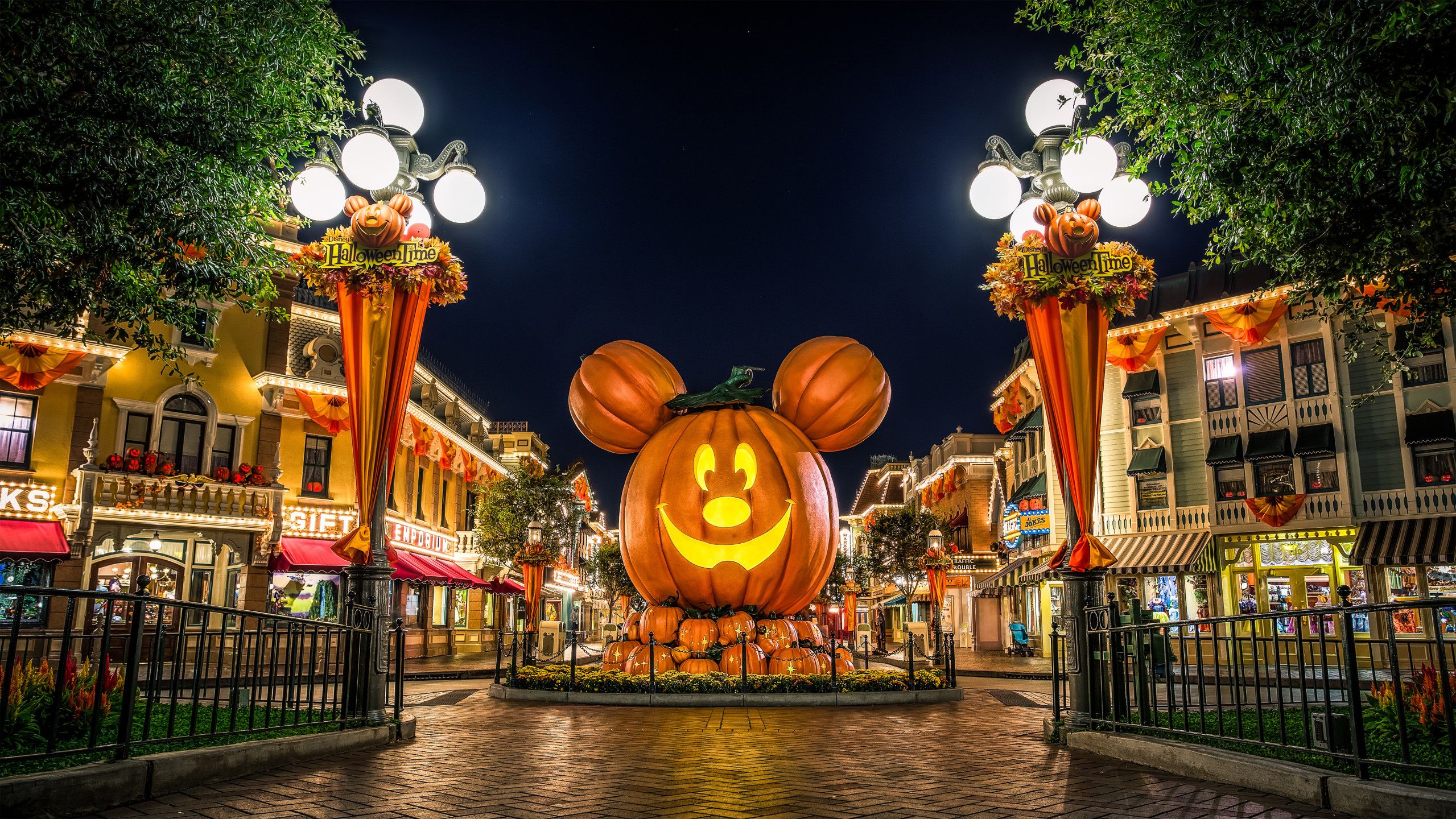 Disney Halloween Desktop Wallpapers