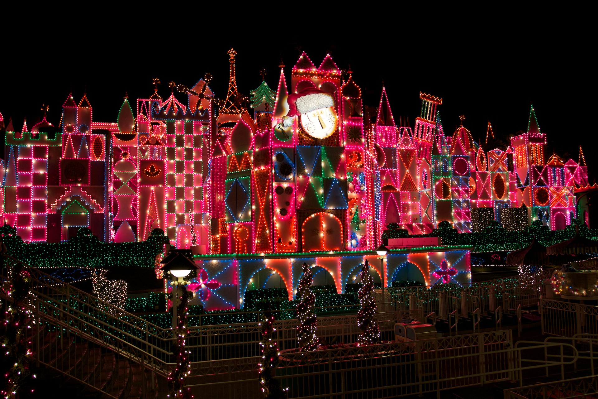 Disneyland Christmas Wallpapers