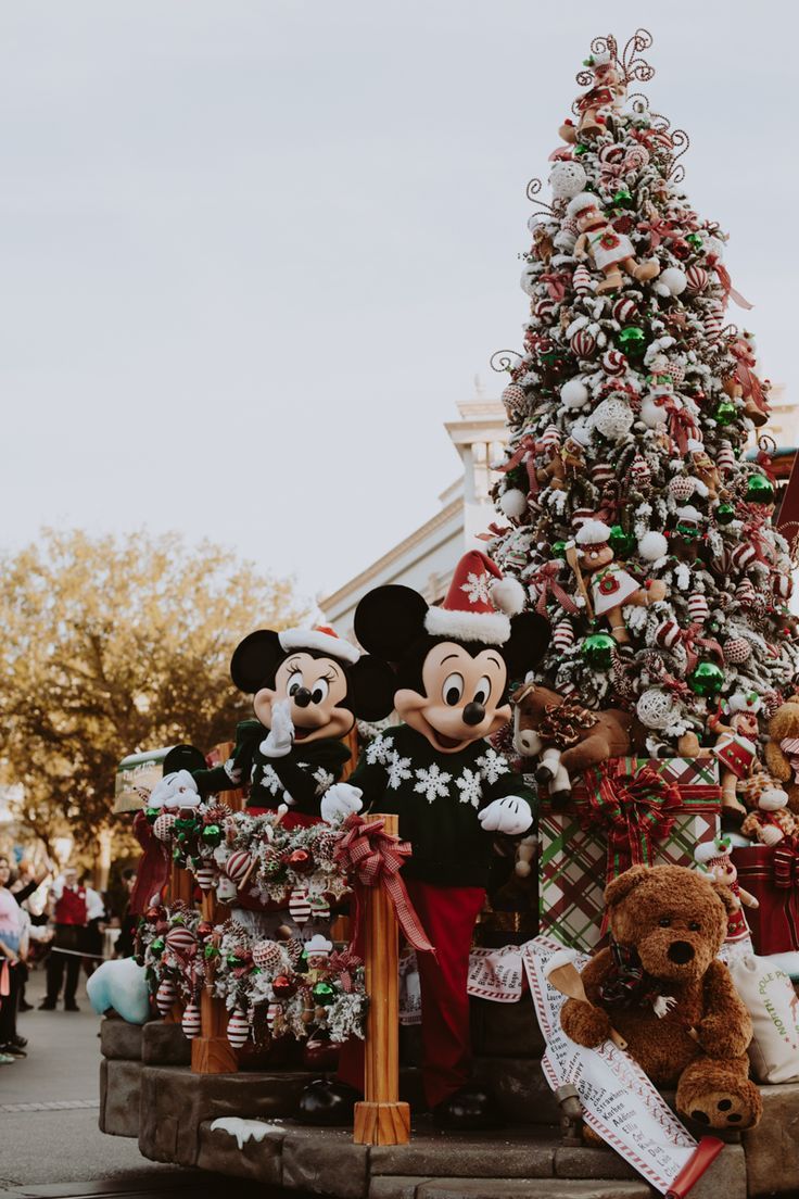 Disneyland Christmas Wallpapers