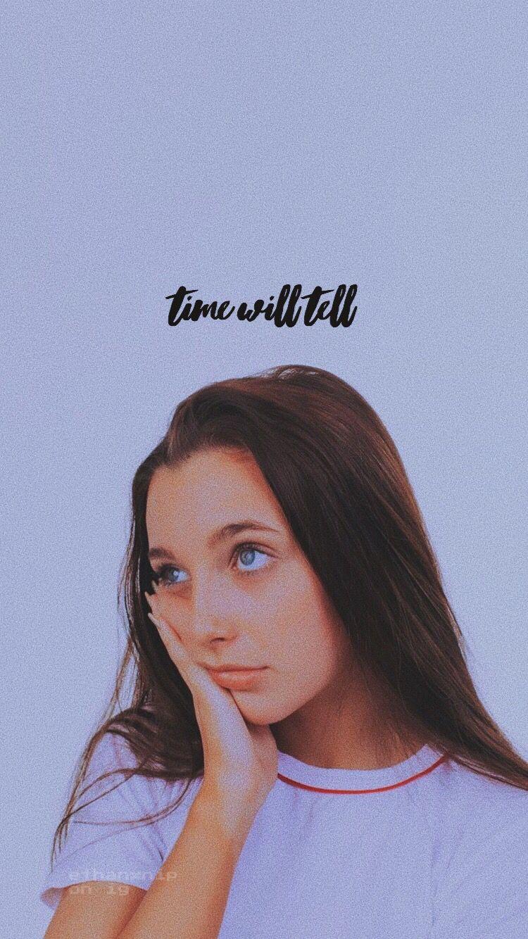 Emma Chamberlain Aesthetic Wallpapers