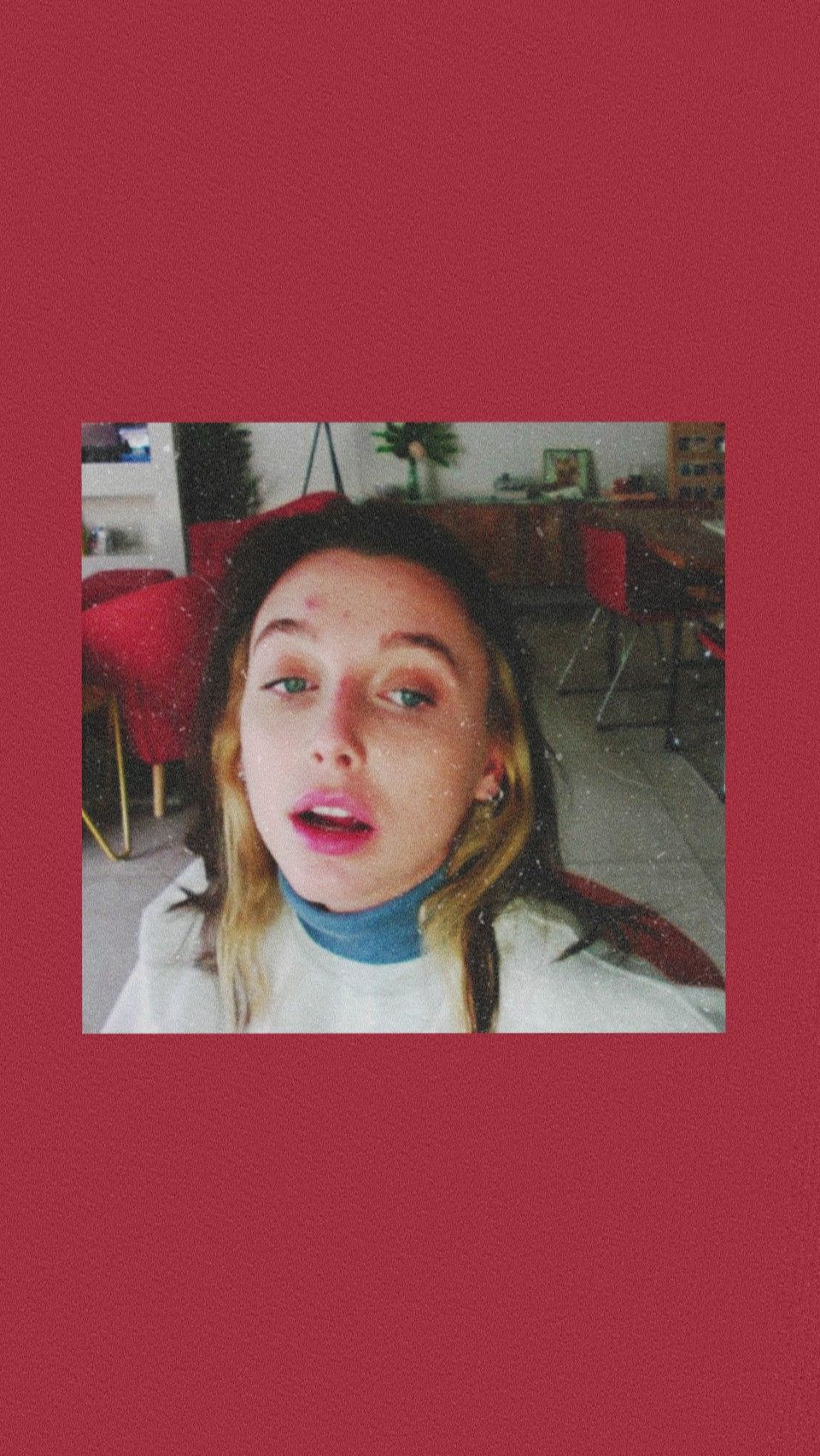 Emma Chamberlain Aesthetic Wallpapers