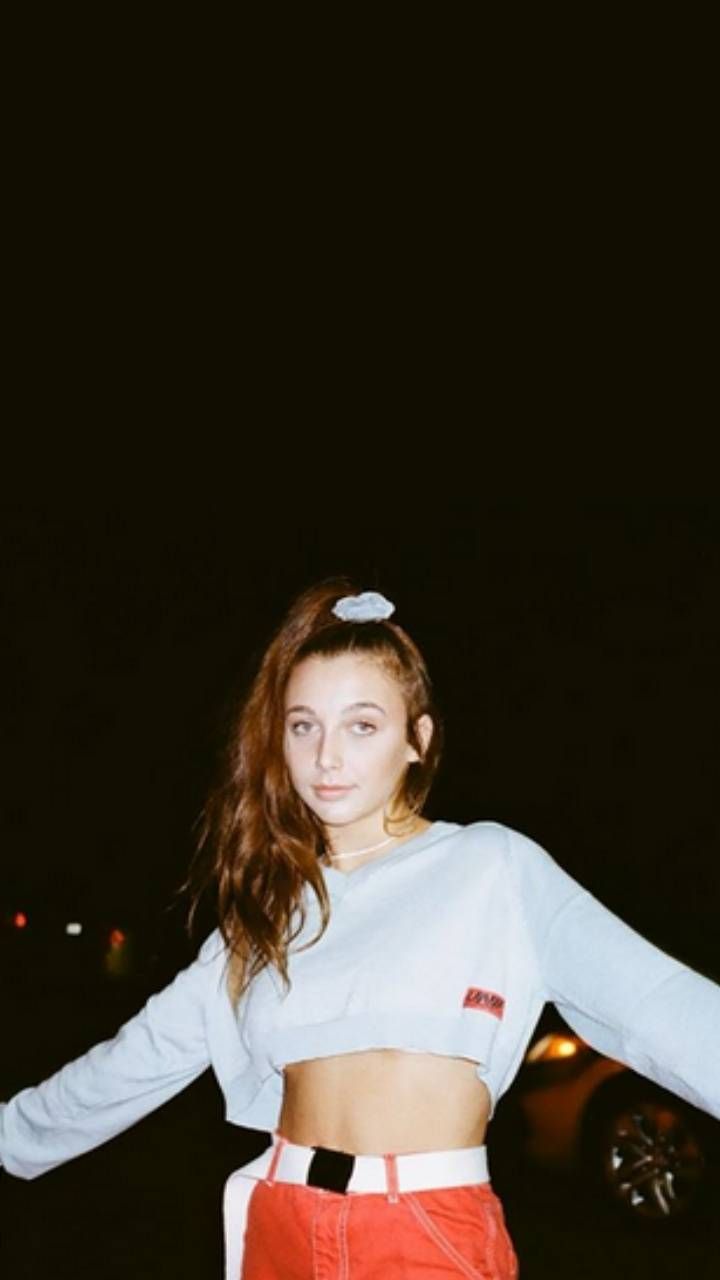 Emma Chamberlain Aesthetic Wallpapers