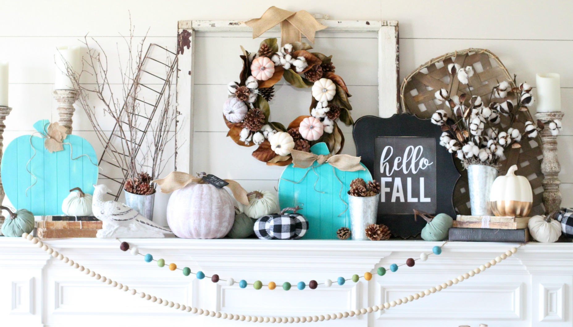 Fall Farmhouse Wallpapers