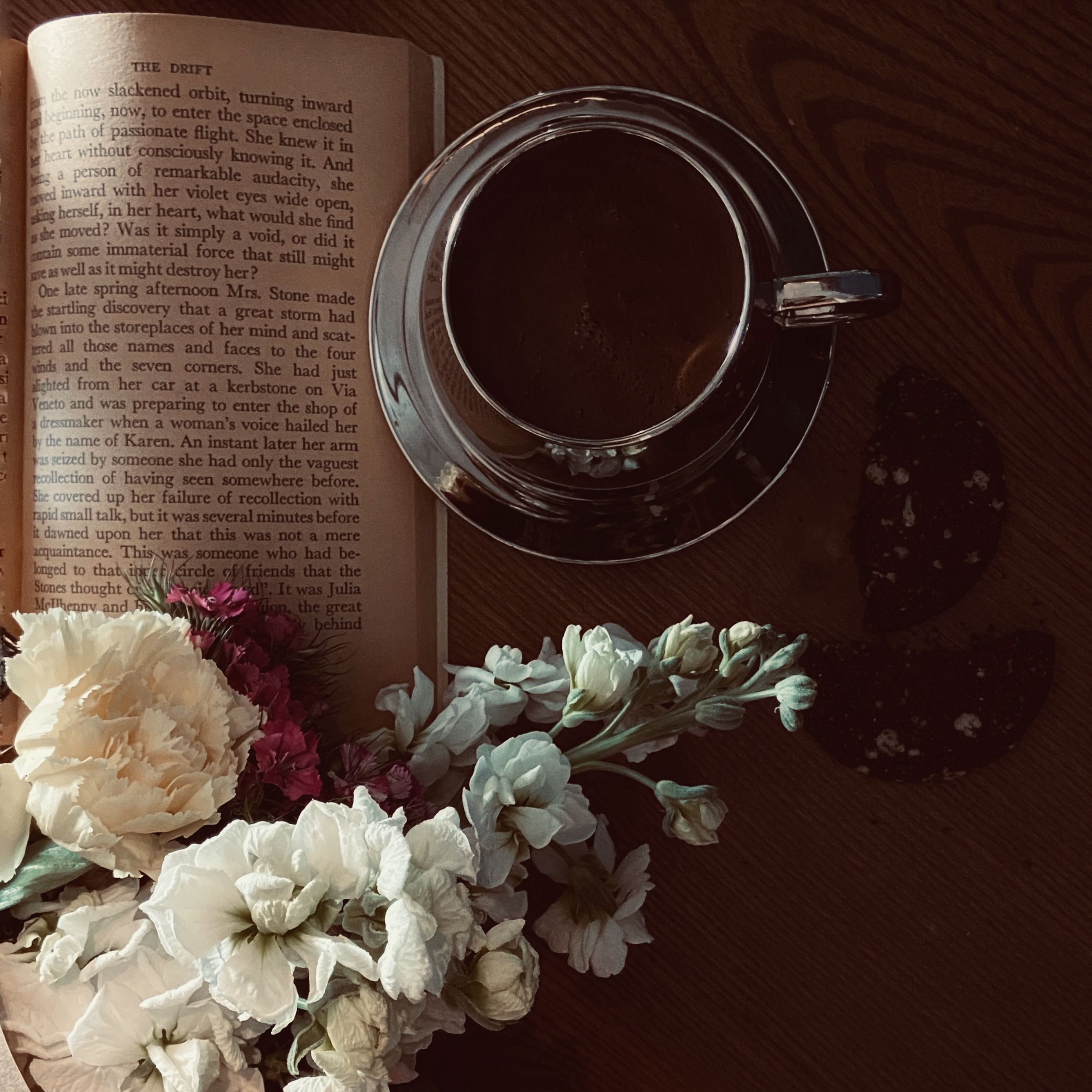 Flowers And Books Wallpapers