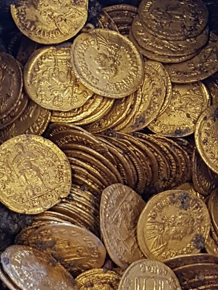 Gold Coin Aesthetic Wallpapers