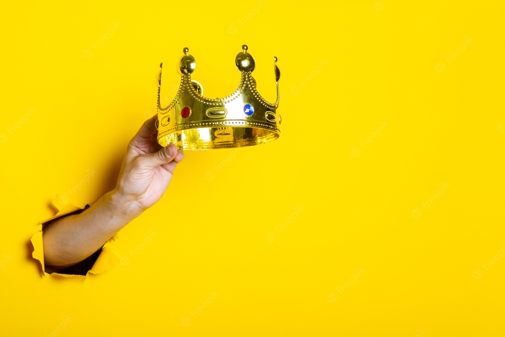 Gold Crown Wallpapers