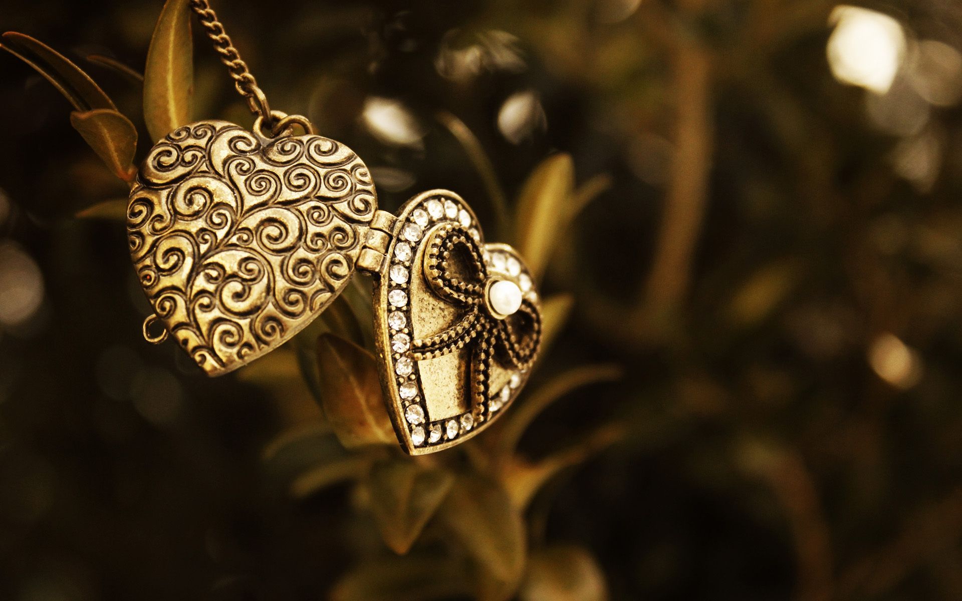 Gold Jewelry Wallpapers