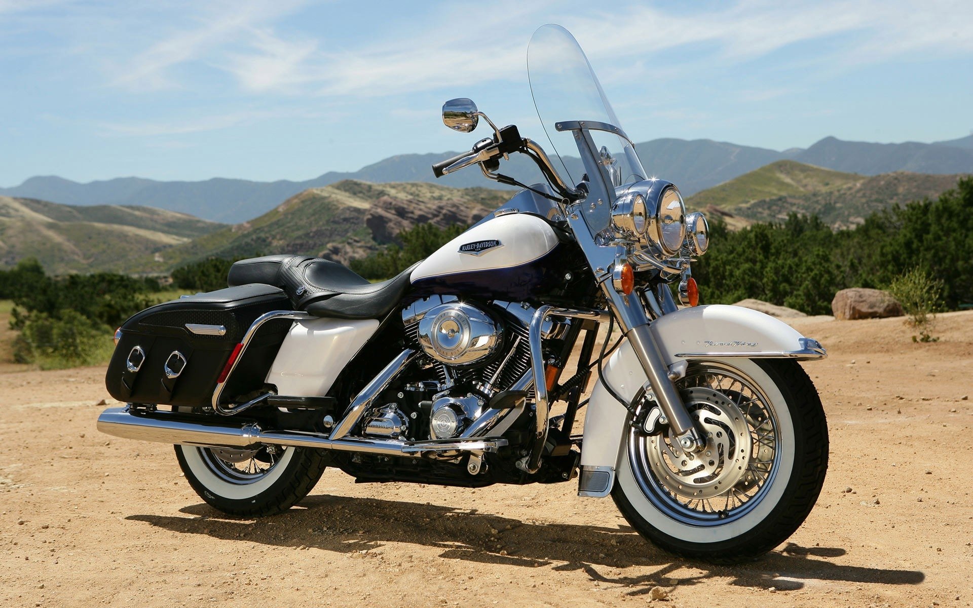 Harley Davidson Road King Wallpapers