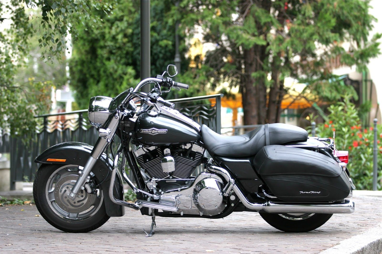 Harley Davidson Road King Wallpapers