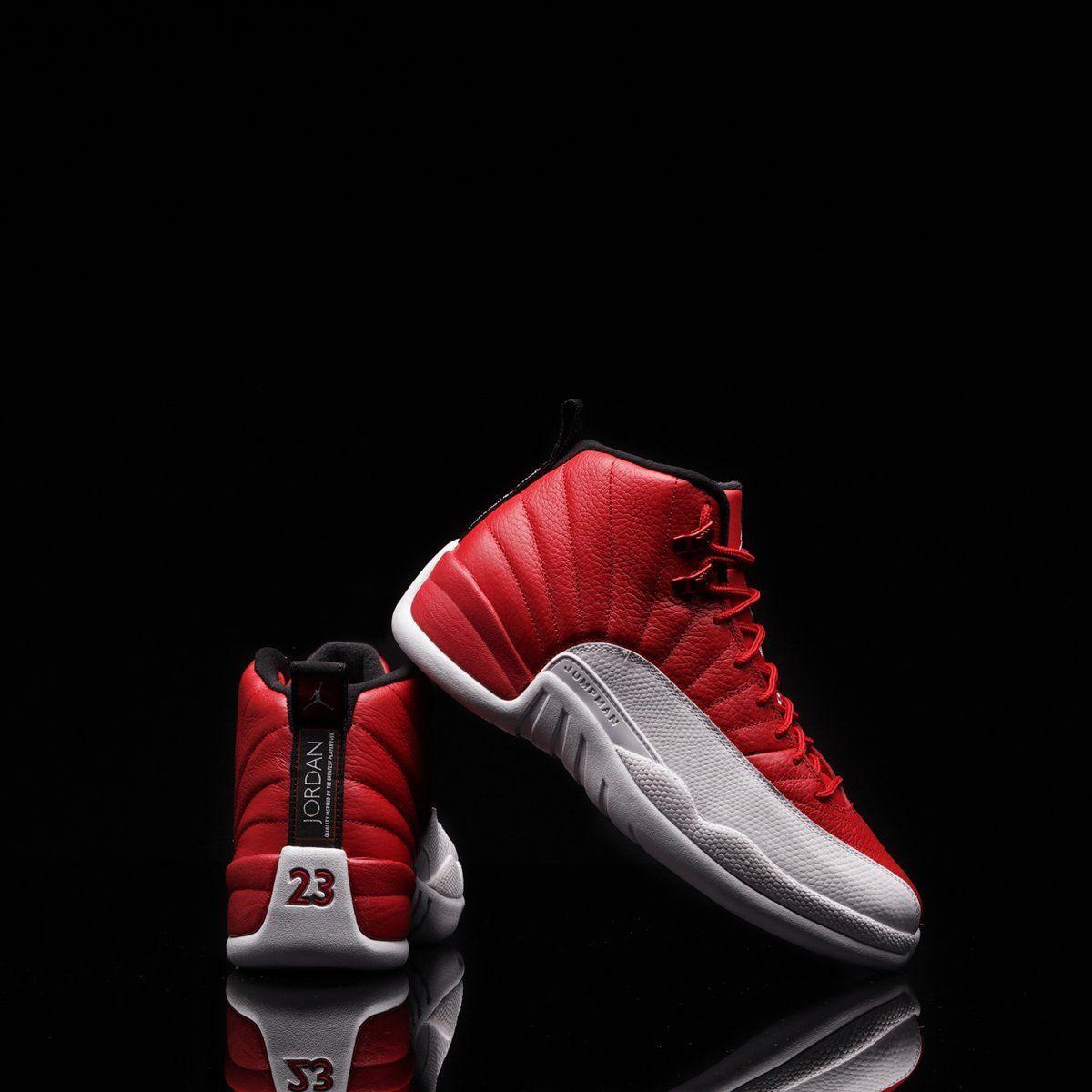 Jordan 12 University Gold Wallpapers