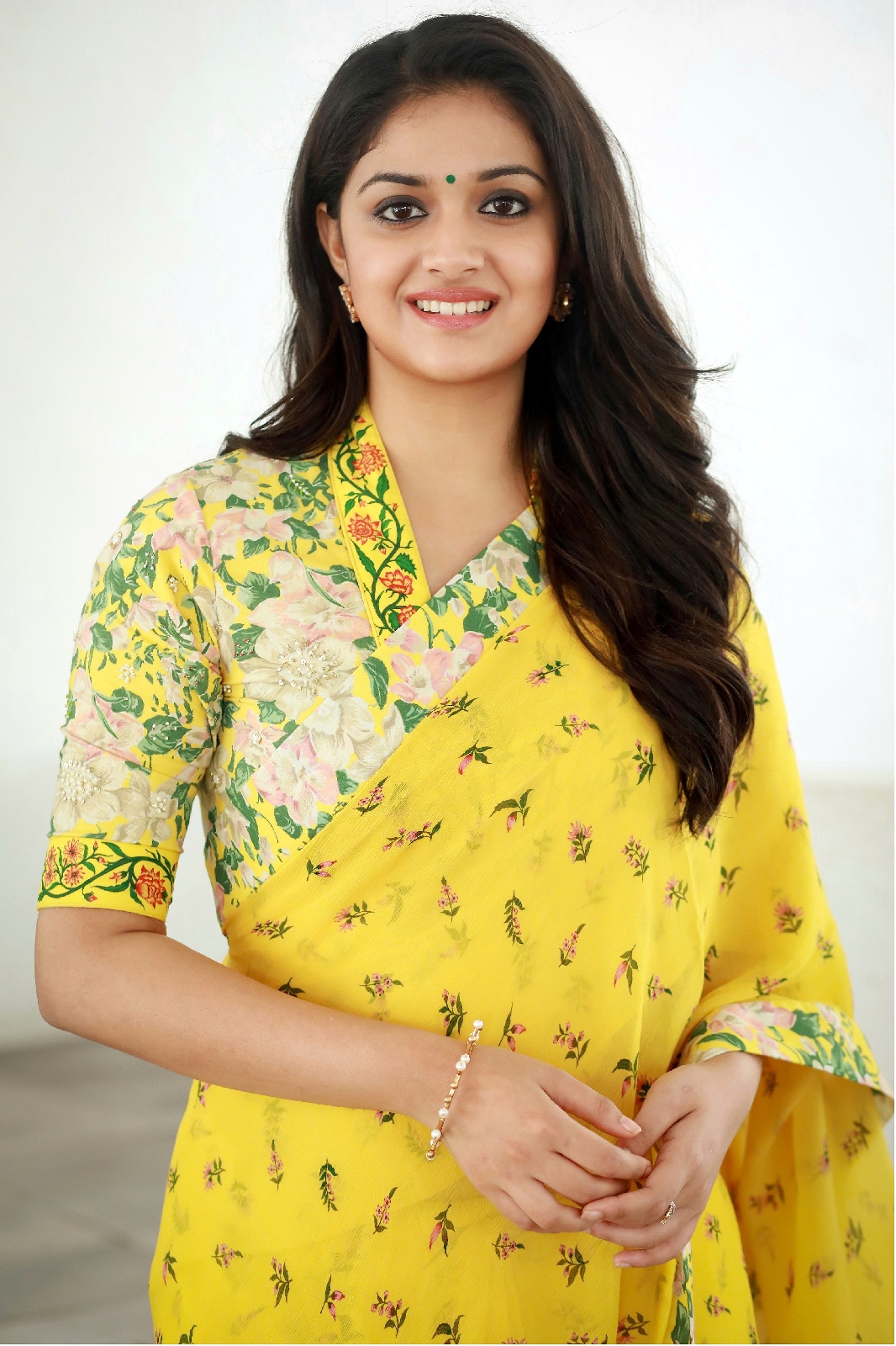 Keerthi Suresh Saree Wallpapers