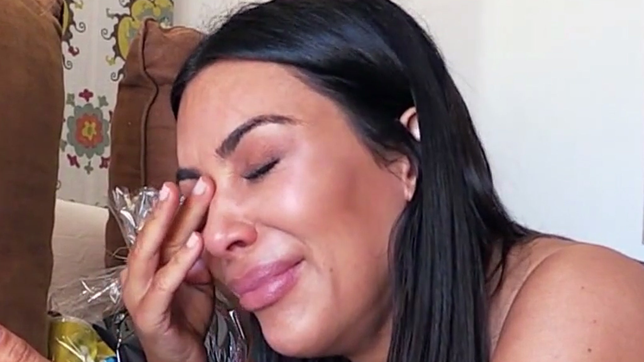 Kim Kardashian Crying Wallpapers