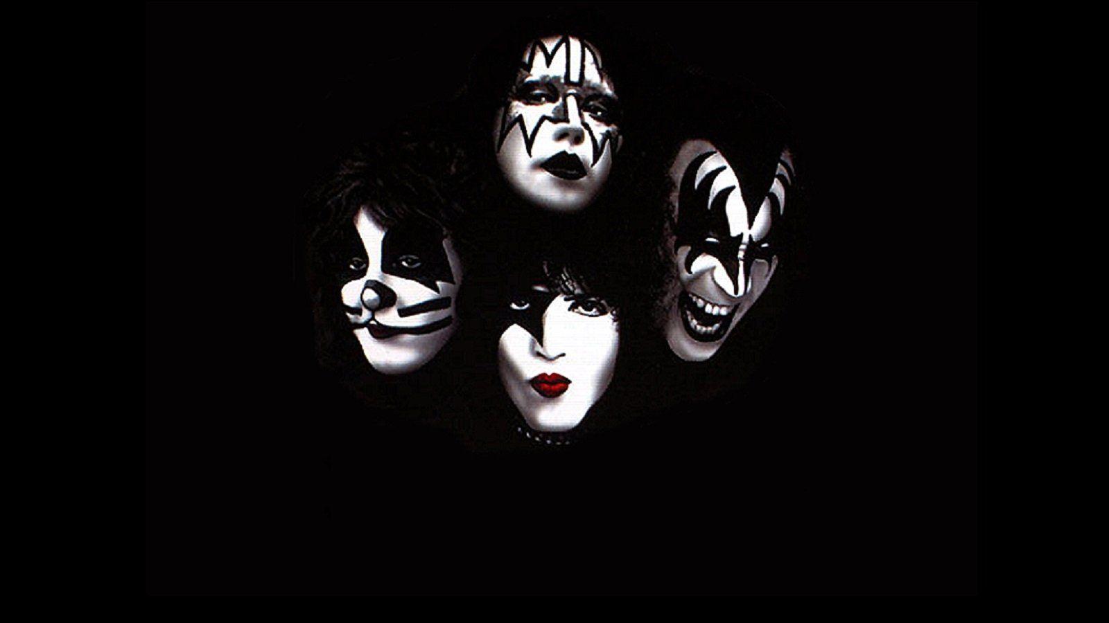 Kiss Wallpapers