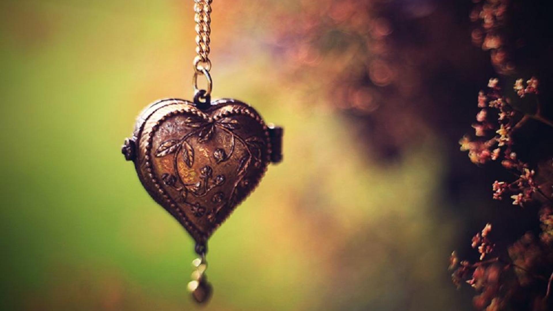 Locket Wallpapers