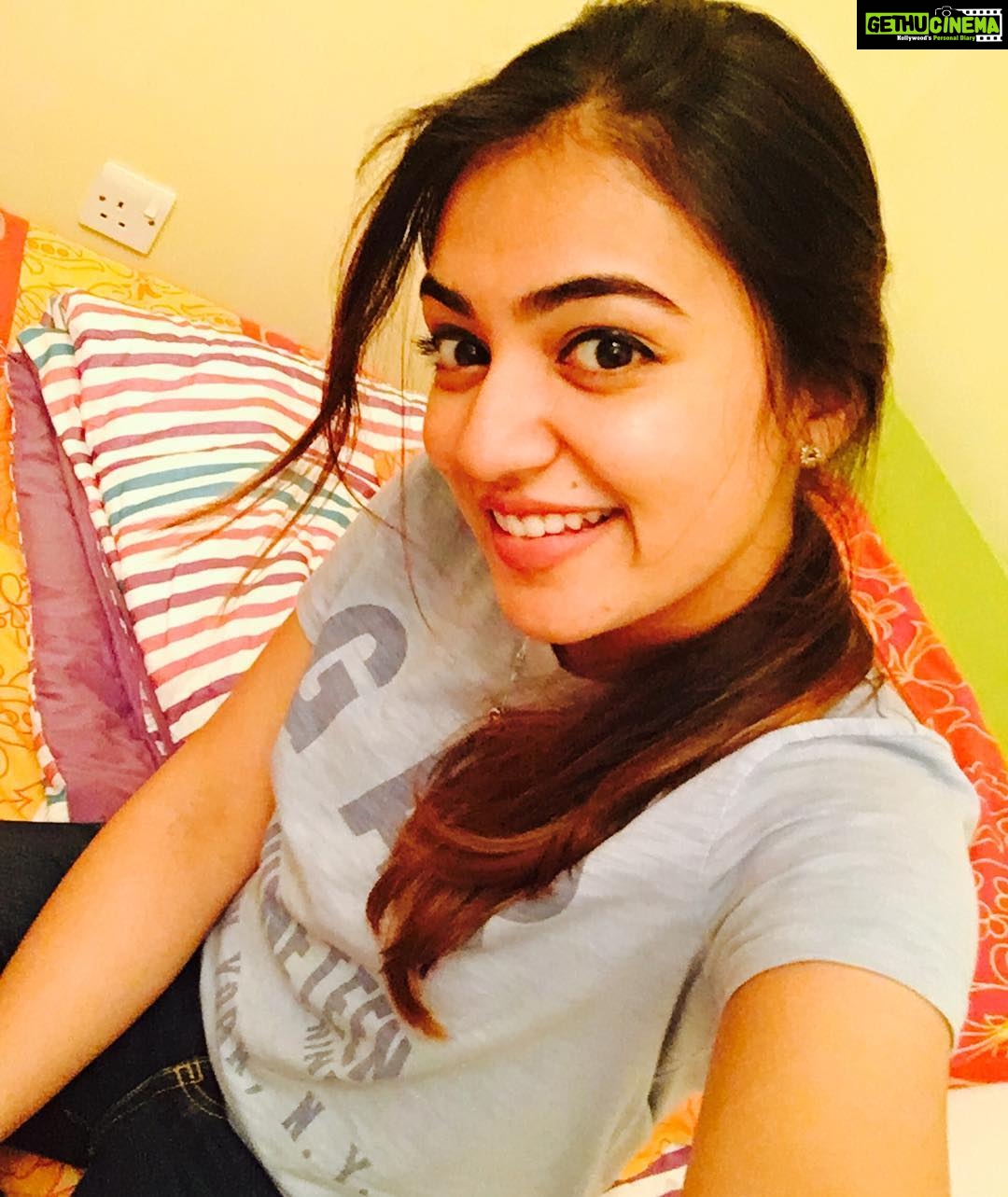 Naziriya Nazim Images Wallpapers