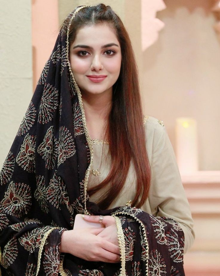 Pakistani Actress Pic Wallpapers