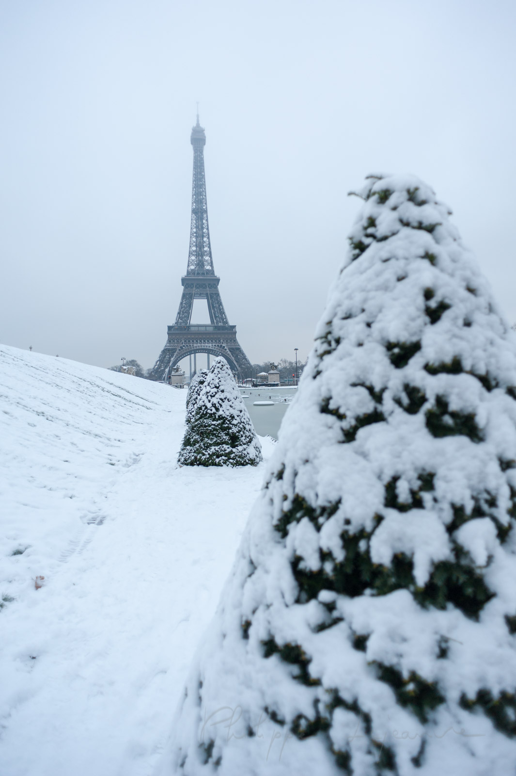 Paris Snow Wallpapers